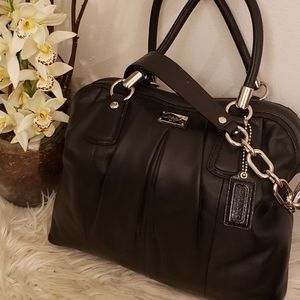 COACH BLACK LEATHER SHOULDER BAG 🎒 NEW